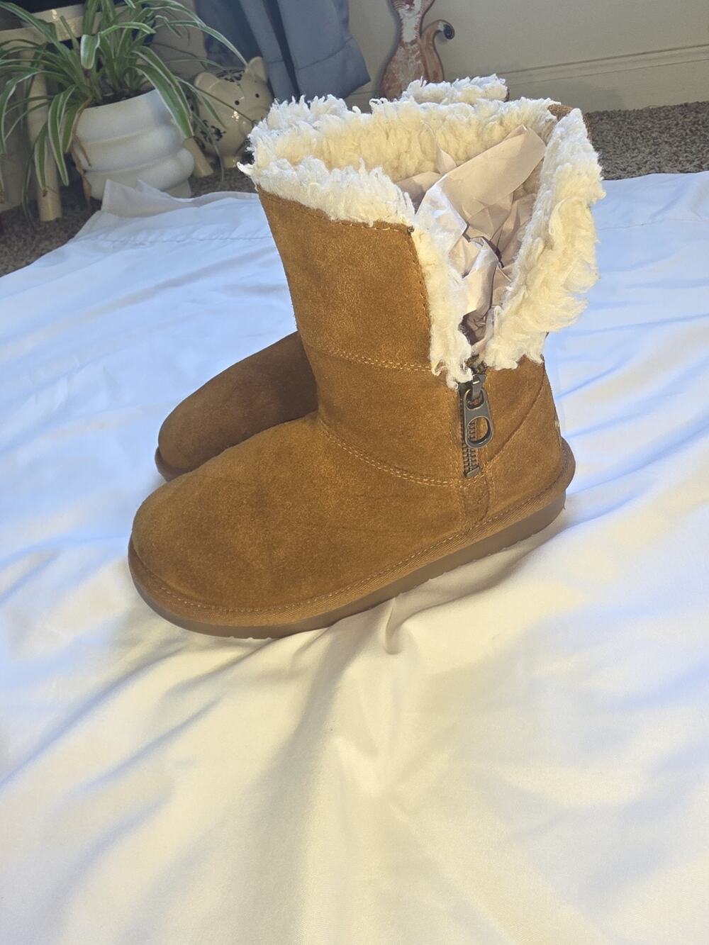 Koolaburra by UGG Aribel Short Chestnut US Size 1 Brown Preowned